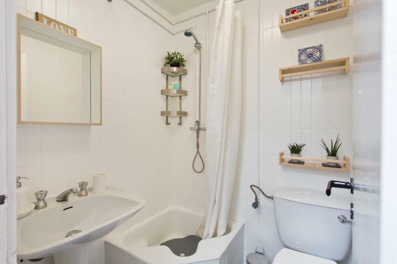Appartamento Host Wise - Cozy Quiet Flat - Trindade Station OOporto Esterno foto