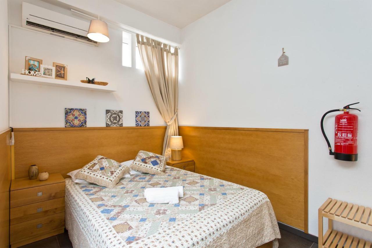 Appartamento Host Wise - Cozy Quiet Flat - Trindade Station OOporto Esterno foto